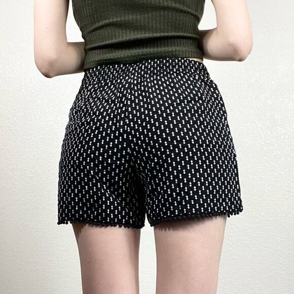 A.n.a Black & White Pattern Hi Rise Pom Pom Shorts - Picture 2 of 8